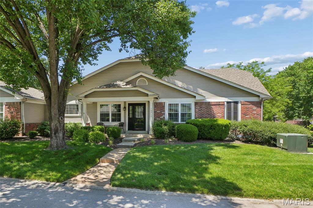Exceptional opportunity to live in a beautifully updated Ranch Style home in the highly desirable Villages of Baxter Ridge. One of the  Larger units in the subdivision offers 3 bedrooms, 2 baths. It truly feels like Home! Harwood floors thru out, Vaulted Great Room with newer sliders with built in blinds,  is spacious with a gas fireplace for those cozy nights. Updated kitchen with stainless steel appliances and solid surface counters. Masterbed with en suite full bath with newer vanity and floating shelves . 2 additional bedrooms and full bath. Enjoy easy single-level living and unwind on the oversized paver patio shaded by beautiful trees and landscaping. Side 2 car garage, full basement for plenty of storage all in awarding winning Parkway schools. In addition the community has tennis courts, clubhouse and a nice Pool to enjoy during those hot summer months. You can't beat the location near everything Chesterfield has to offer. This Gem will not Last