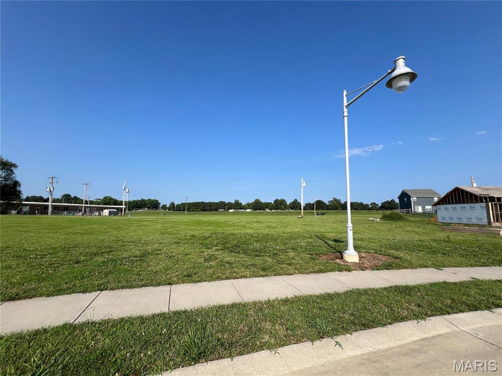 (Lot 13A) One of Perryville's newest subdivisions. Building lot offering level yard that gradually slopes. New streets and sidewalks along with streetlights are huge pluses. City utilities are available and ready to connect to. This ideal location offers easy access to I55 and Hwy 51.