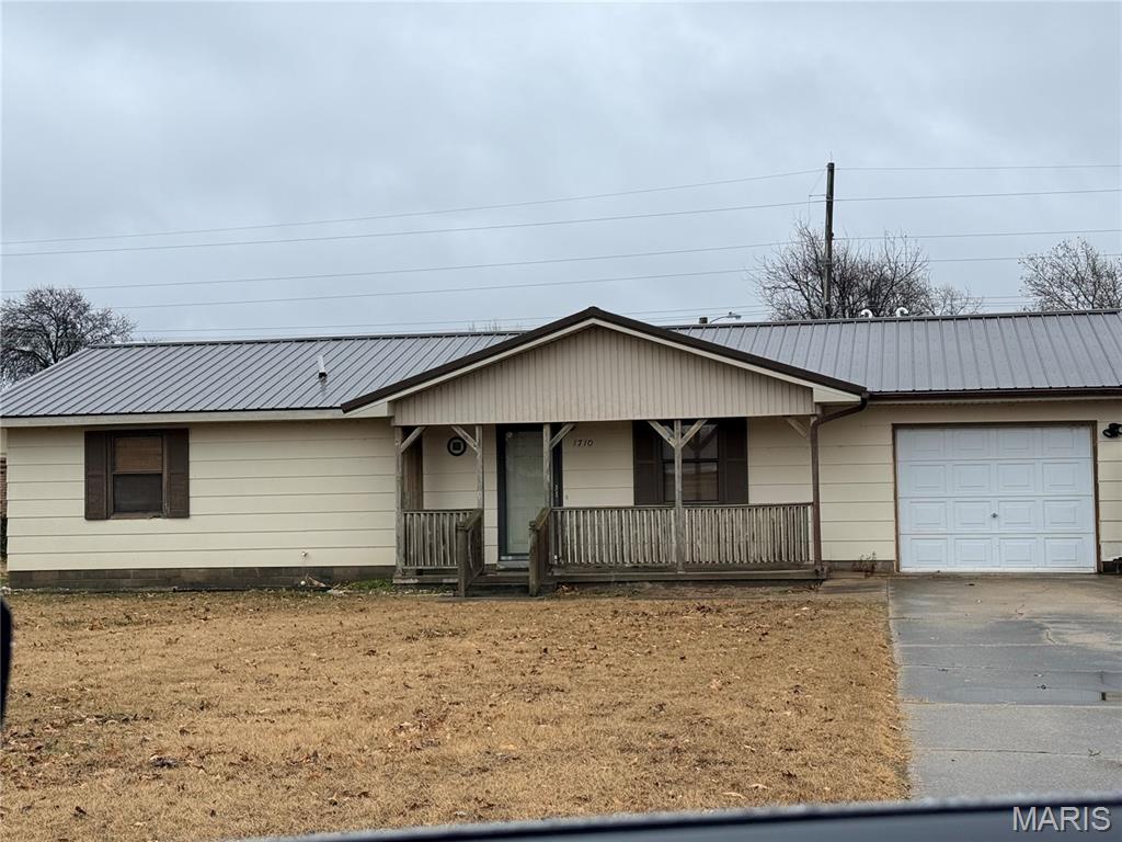 Has a home generator
Seller is offering $5000 bathroom allowance