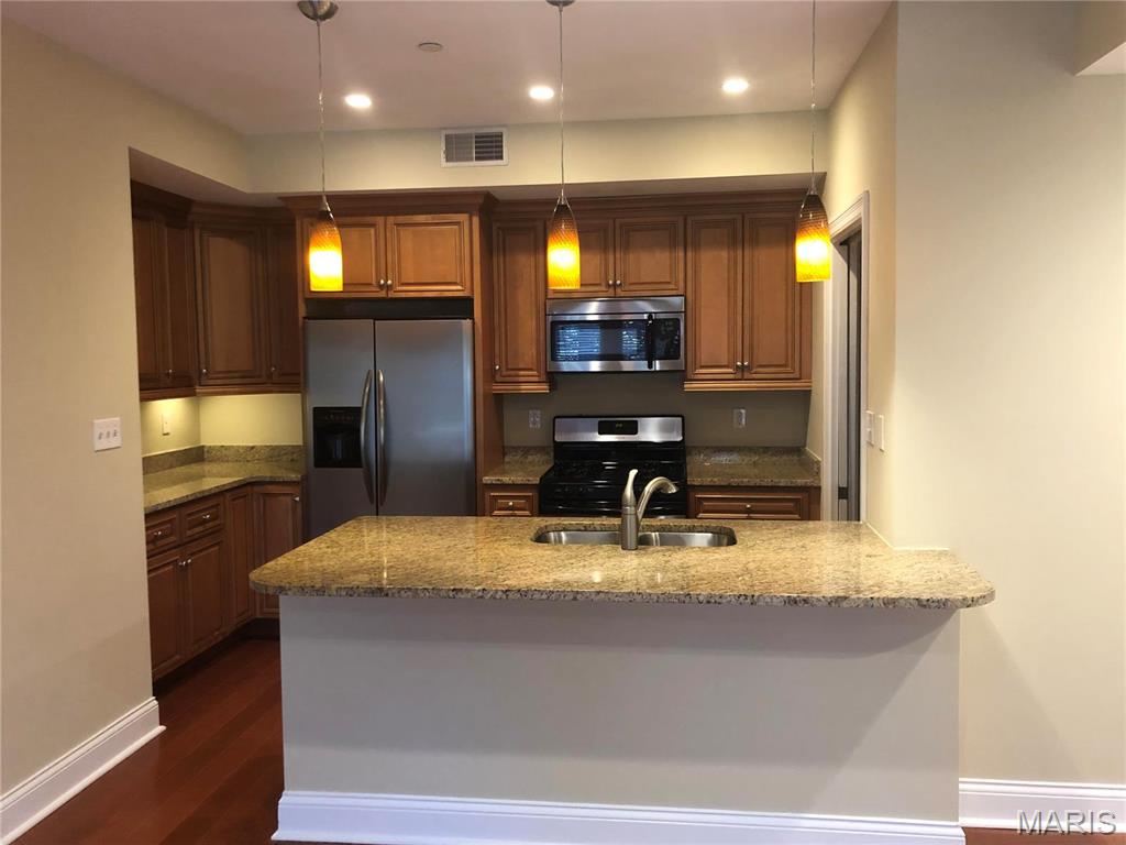 900 N. McKnight - Residential Lease