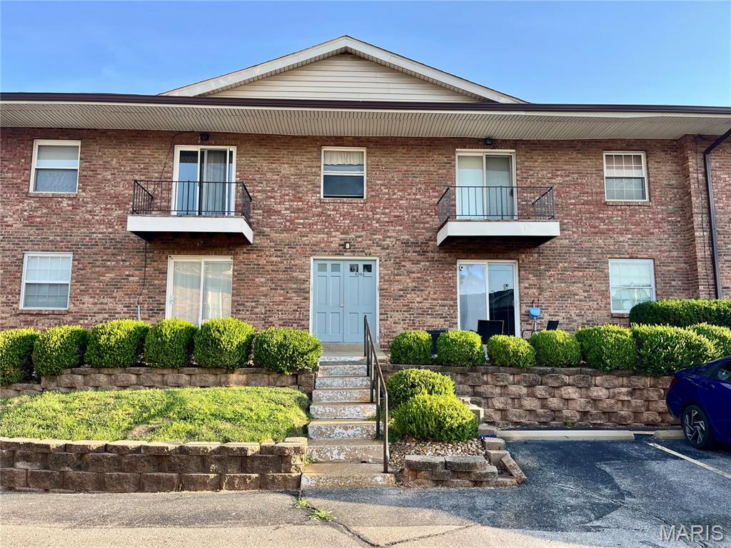 ***NEW PRICE*** MOTIVATED SELLERS*** An Unbeatable Value In South County! This 2nd  Floor 2-beds, 1-Bath Condo Home Is A Great Value For A Home Owner Or Investor. #80 Is Freshly Painted, Offering  Newer Windows, A Sliding Door To Your Porch,, Flooring. & Lighting. The Two Bedrooms Are Carpeted Both With Ample Closet Space.. The Lower Level Of Your Building Offers You A Secured Storage Locker For Your Additional Items And The Use Of The Laundry Center Washers/Dryers.. Enjoy The Colonial Woods Community Of Friendly Neighbors, Beautiful Landscape And The Pool!. Your Parking Spot Is Conveniently Located Very Near Your Front Door, Reserved Just For You With Additional Parking Throughout The Complex For Your Guest. Colonial Woods Conveniently Located Near On & Off At Highway 55 And Lindbergh, Sellers To Provide Buyer(s) Passed Saint Louis County Occupancy So You're Good To Move In & Enjoy Your New Home! Owner & Agent