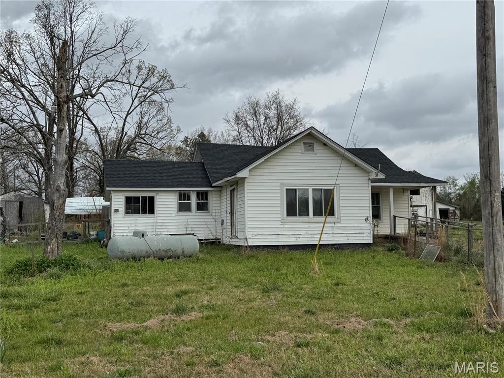 Looking for a country property with room to spread out? This 5-acre property has plenty to offer! The ranch-style home features 2 bedrooms and 1 bathroom, providing comfortable country living. In addition, there is a mobile home located at the back of the property, offering extra living space, rental potential, or guest accommodations.
Enjoy the peaceful setting with your own pond and plenty of open space for outdoor activities, animals, or future improvements. Whether you’re looking for a primary residence, investment opportunity, or a place to enjoy the country lifestyle, this property is worth a look.