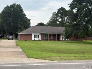Over 2,300 square feet all located on a single level.  3 bedrooms, 2 1/2 baths, fireplace with a gas insert.  Low maintenance brick and vinyl exterior with a large yard that is partially fenced.  So much room in a great area that is ready to move in.  Don't miss out on this one.  Call today.