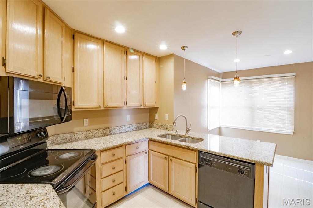 Lakes Estates The - Residential Lease