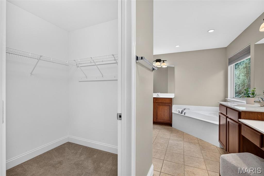Peine Lake Estate - Residential