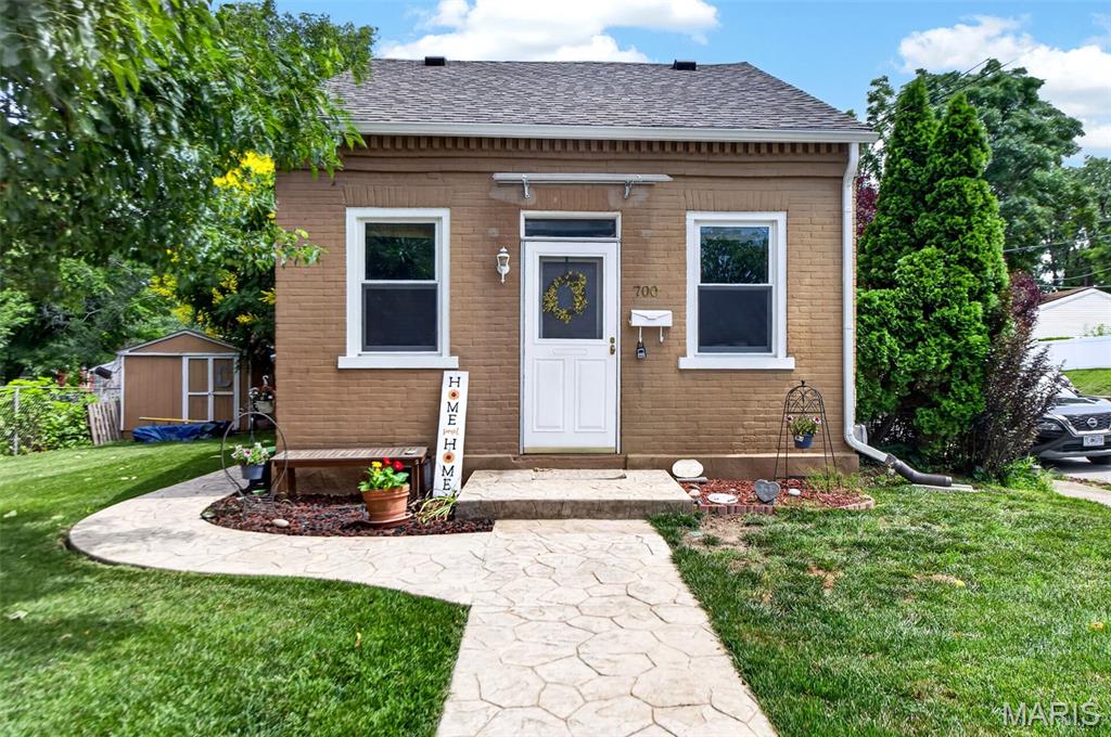 Coming SOON! Perfect for rental, students or studio set up!! Great opportunity. Great location!