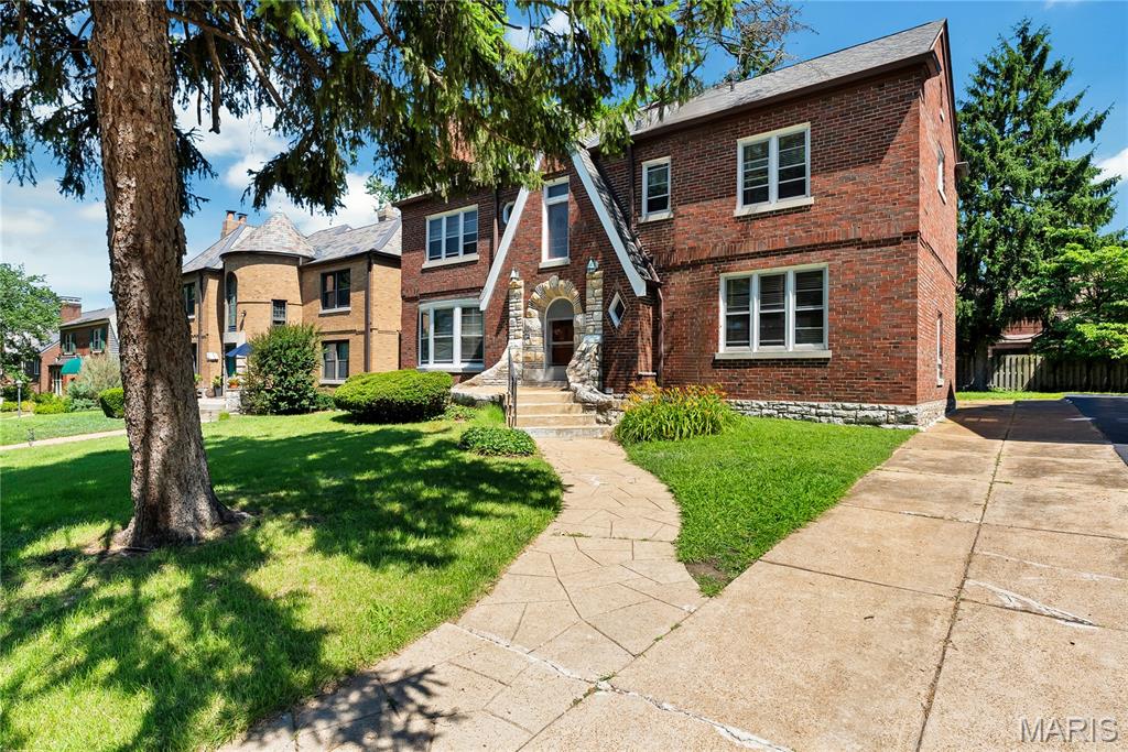 Davis Place - Residential
