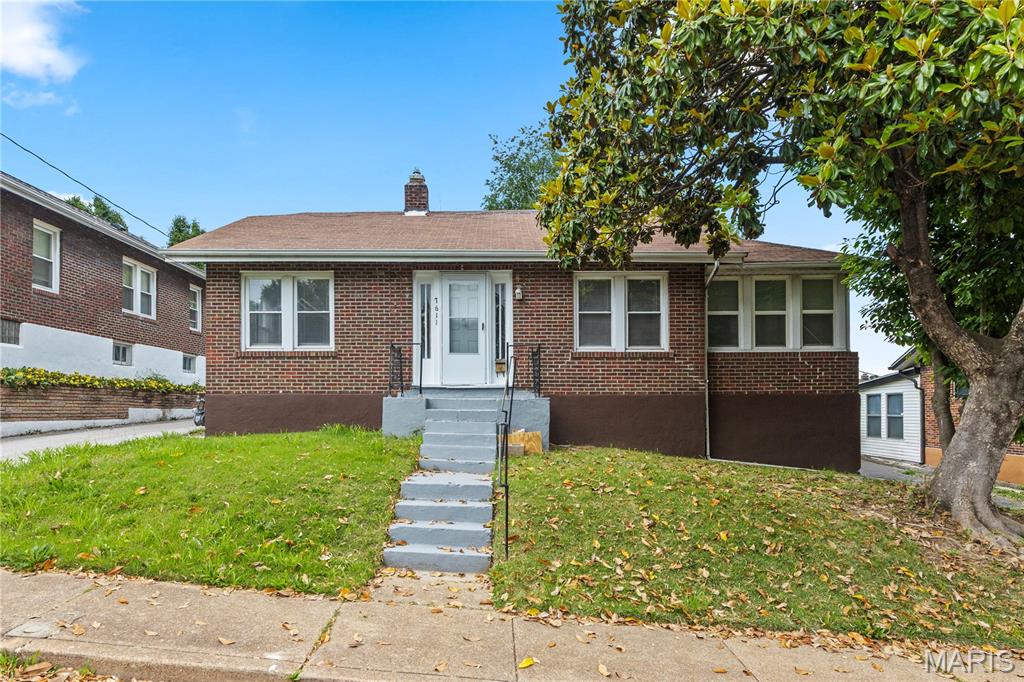 Solid brick bungalow ready for its next chapter. This 3 bedroom, 1 bath home offers a functional layout with refinished hardwood floors throughout the main living areas and updated vinyl plank in the kitchen and entry.
The living room welcomes you with original crown molding, a classic built in shelving niche, and natural light from the front picture windows. Flow into the formal dining space and through to the updated kitchen featuring crisp white shaker cabinets, laminate counters, stainless gas range, and a full appliance package.
A standout feature is the enclosed sunroom wrapped in windows, perfect for a home office, playroom, or morning coffee spot. All three bedrooms offer hardwood floors, ample closet space, and great natural light. The full bath has been updated with tile surround, pedestal sink, and modern fixtures.
The home also includes a full unfinished basement with rear walkout access, ideal for storage, workshop, or future finished square footage, Fresh neutral paint throughout, Off street parking pad in rear, Fenced rear yard with mature shade trees
Located in a quiet residential pocket with easy access to major routes and local amenities. Move in ready with room to add your personal touch.
Schedule your showing today.!