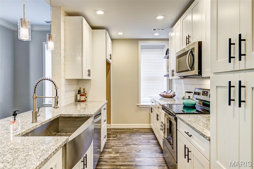 Greenwich Condo 01 Flr 03 - Residential Lease