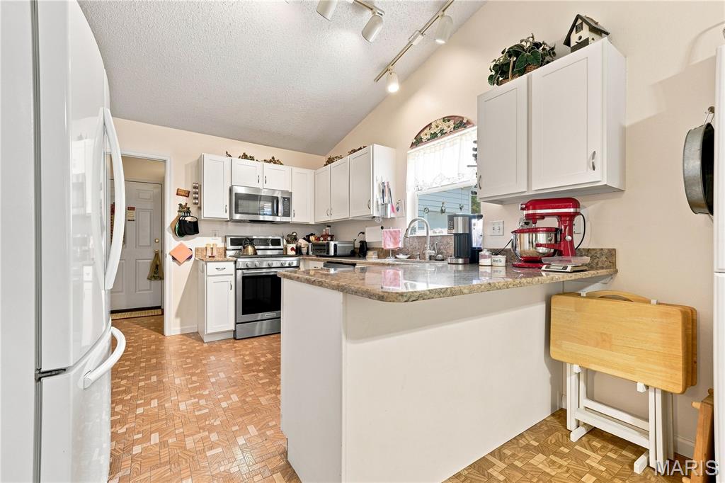 Hawk Point - Residential