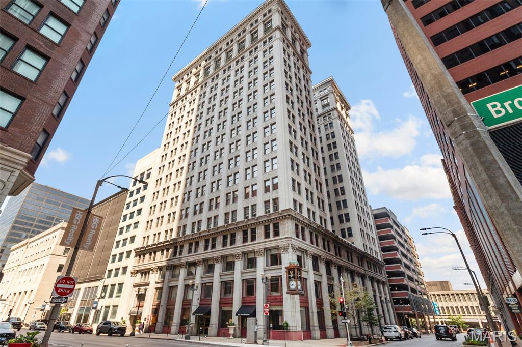 Welcome to the historic Marquette Building! This well-maintained 2-bedroom, 1-bath condo is located on the 7th floor and offers 799 square feet of comfortable living space. The open floor plan features a recently updated kitchen and in unit laundry making it ideal for both everyday living and entertaining. Residents enjoy an exceptional blend of historic character and modern amenities, including a rooftop pool, resident clubhouse, front desk attendant, secure building access, and a dedicated pet park. Conveniently located in the heart of downtown St. Louis, you’ll be within walking distance of Busch Stadium, the Gateway Arch, Washington Avenue, and an abundance of restaurants, entertainment, and shopping. Don’t miss this opportunity to own a beautifully cared-for condo in one of downtown’s most iconic buildings!