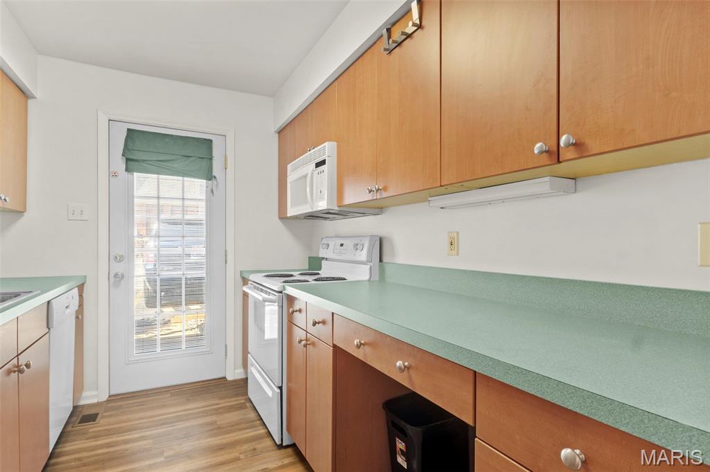 Chateau De Ville Condo Sec - Residential
