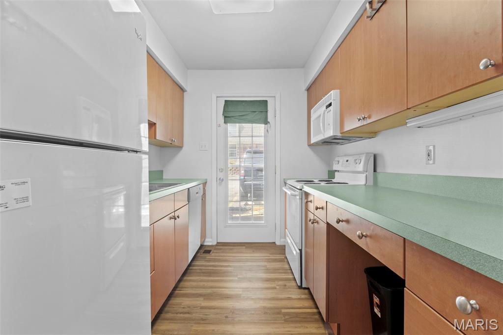 Chateau De Ville Condo Sec - Residential