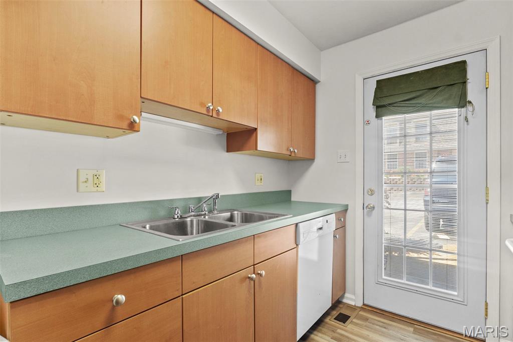 Chateau De Ville Condo Sec - Residential