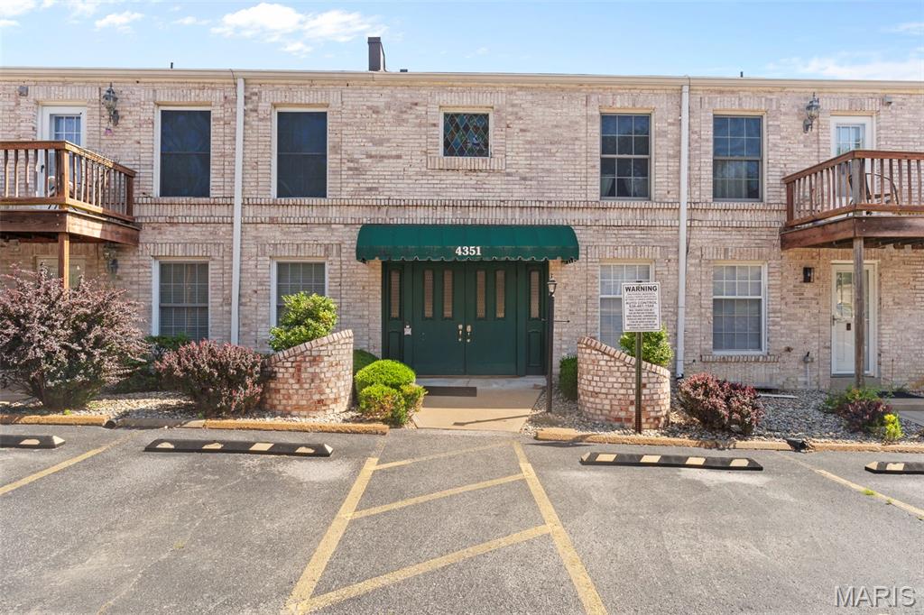 Chateau De Ville Condo Sec - Residential