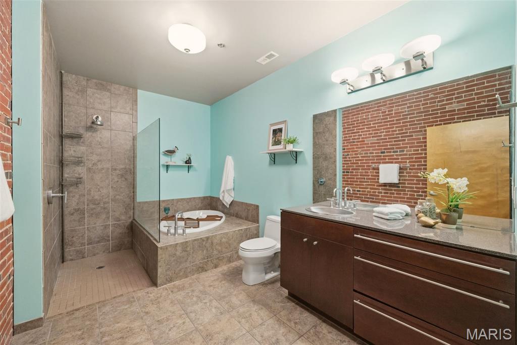 Dorsa Lofts Condo - Residential