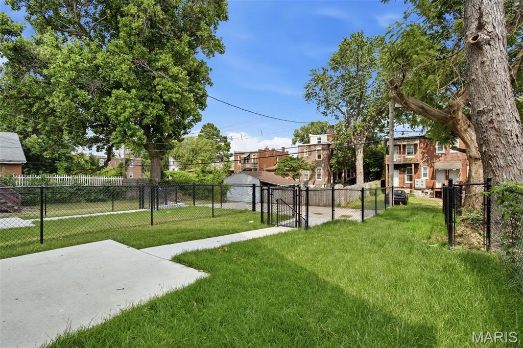 St Louis Commons Add - Residential