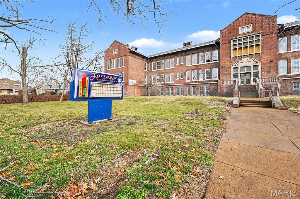 Chouteau Place Add - Commercial Sale