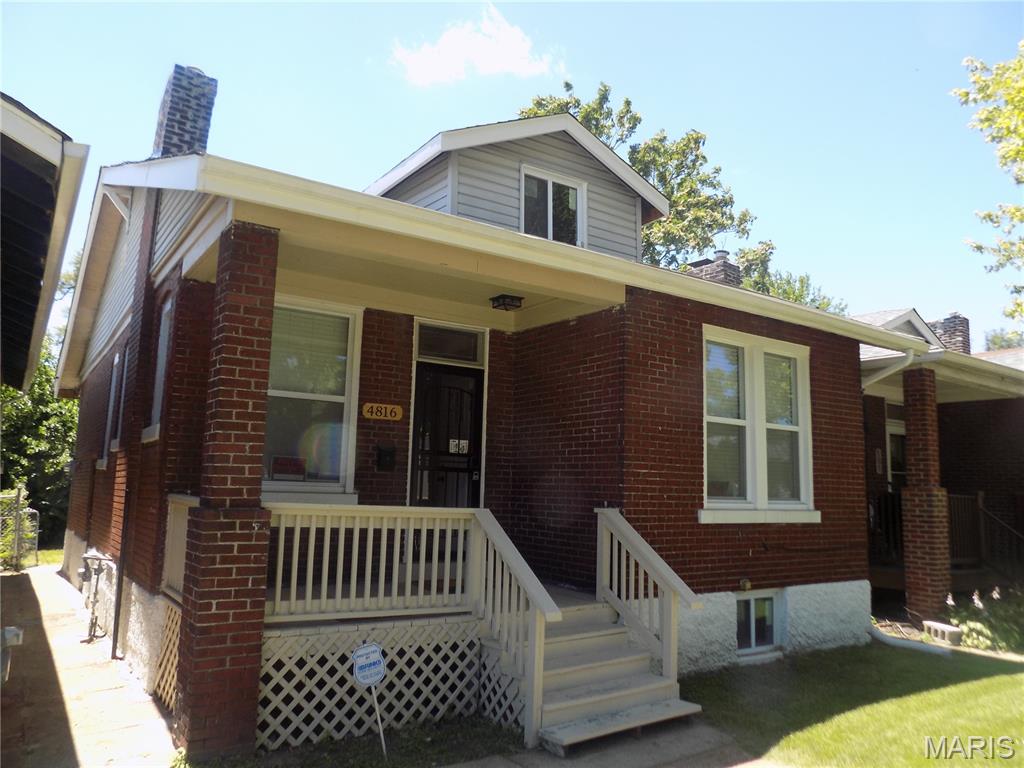 THIS IS A MUST SEE THE INSIDE FOR SURE. THE SELLER HAS COMPLETELY RESTORE TO LIKE NEW HOME. ALL NEW WINDOWS, SAME THOUGHT OUT LUXURY VINYL PLANK FLOOR. NEW SINK IN KITCHEN, UPDATED BATHROOM , ALL BEDROOMS HAVE CEILING FANS, FIREPLACE HAS BEEN REDO WITH NEW TILE, REFRIGERATOR,  STOVE , MICROWAVE ALL STAY. THIS IS READY TO MOVE IN