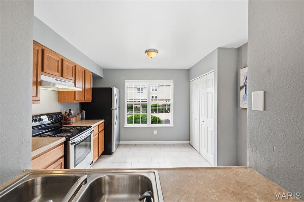 River Oaks Estates Four Condo - Residential