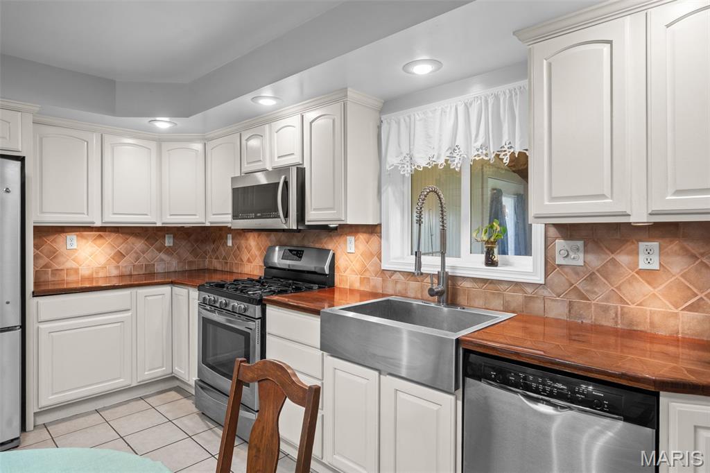 Whispering Winds - Residential