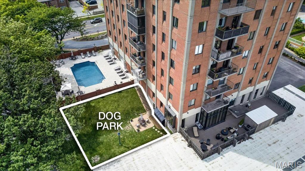 Eight- One- Six South Hanley Condominuim - Residential