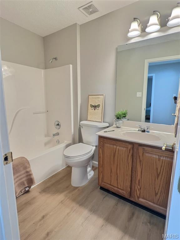 Country Crossing Manor - Residential