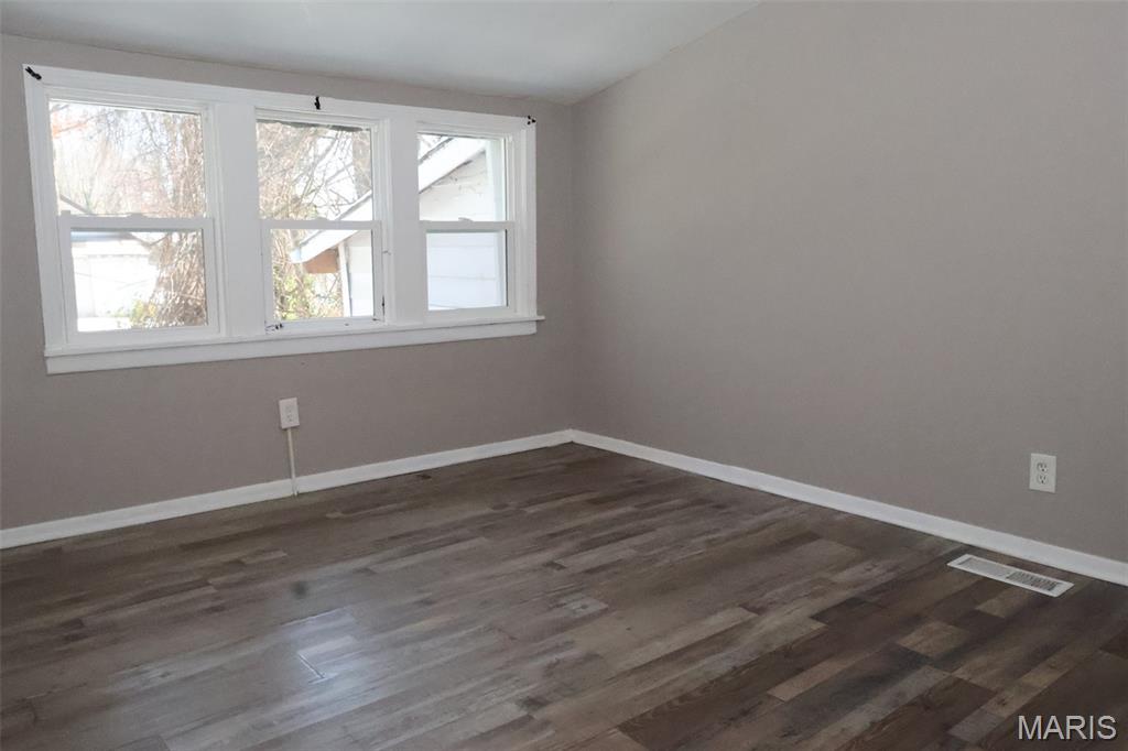 West Walnut Manor - Residential Lease