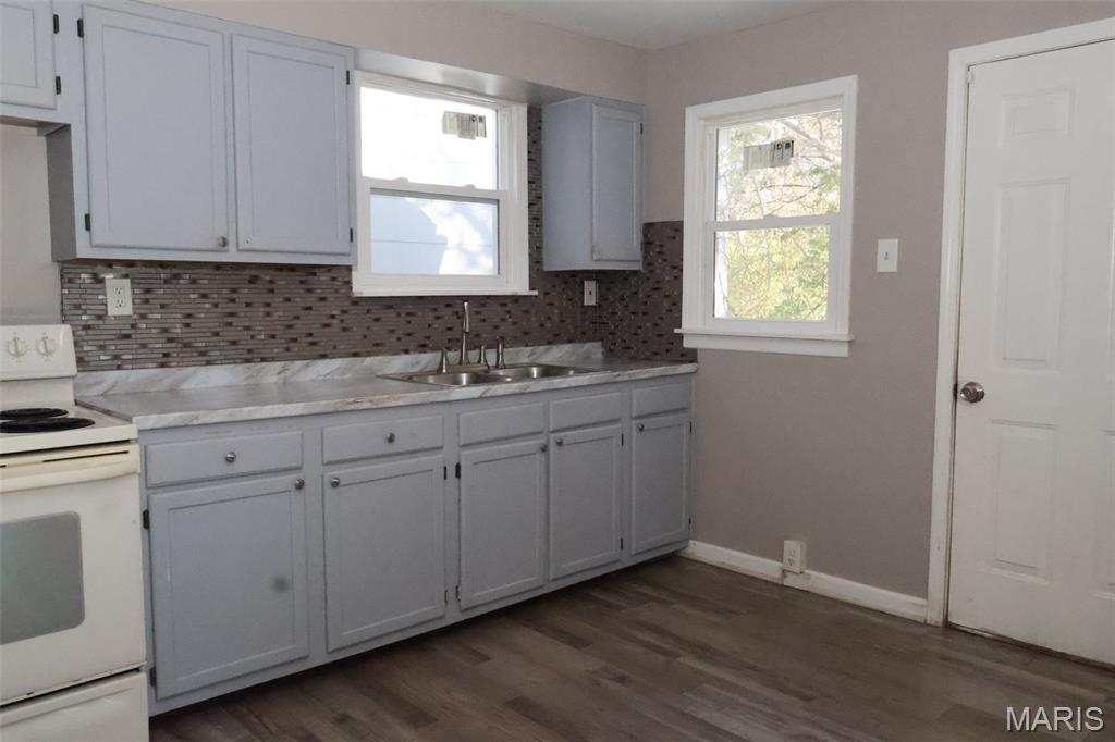 West Walnut Manor - Residential Lease