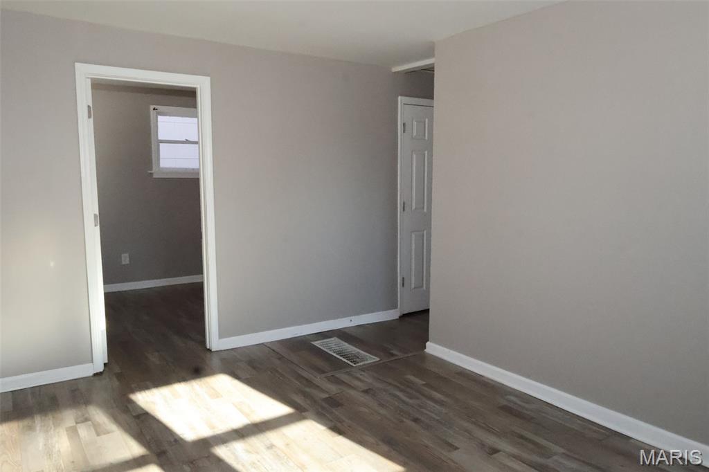 West Walnut Manor - Residential Lease