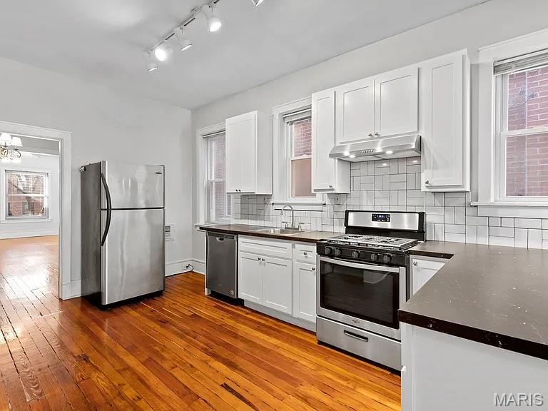 Nicholsons Compton Hill Add - Residential Income