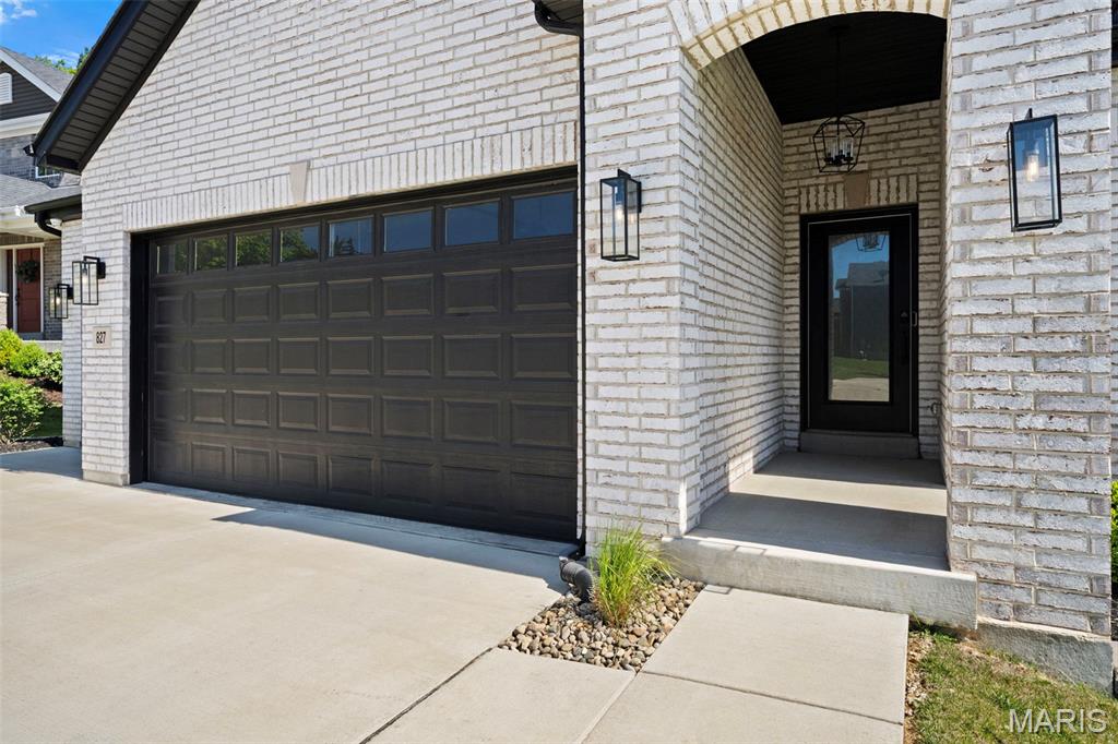 Arbors At Summit - Residential