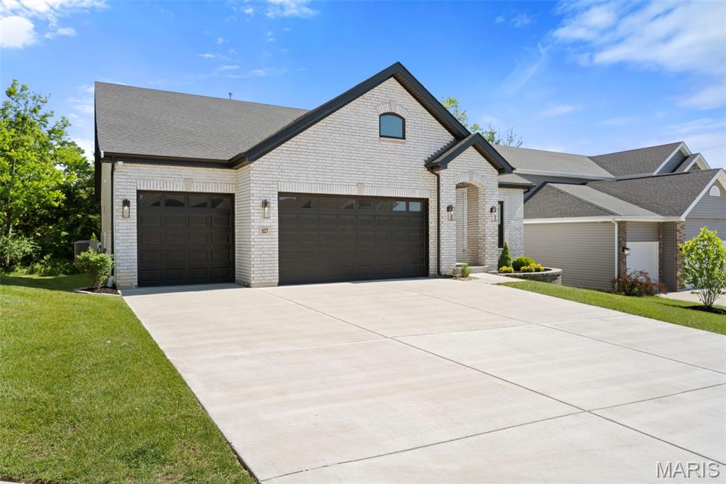 Arbors At Summit - Residential