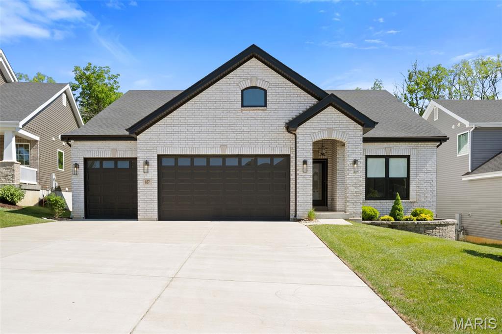Arbors At Summit - Residential