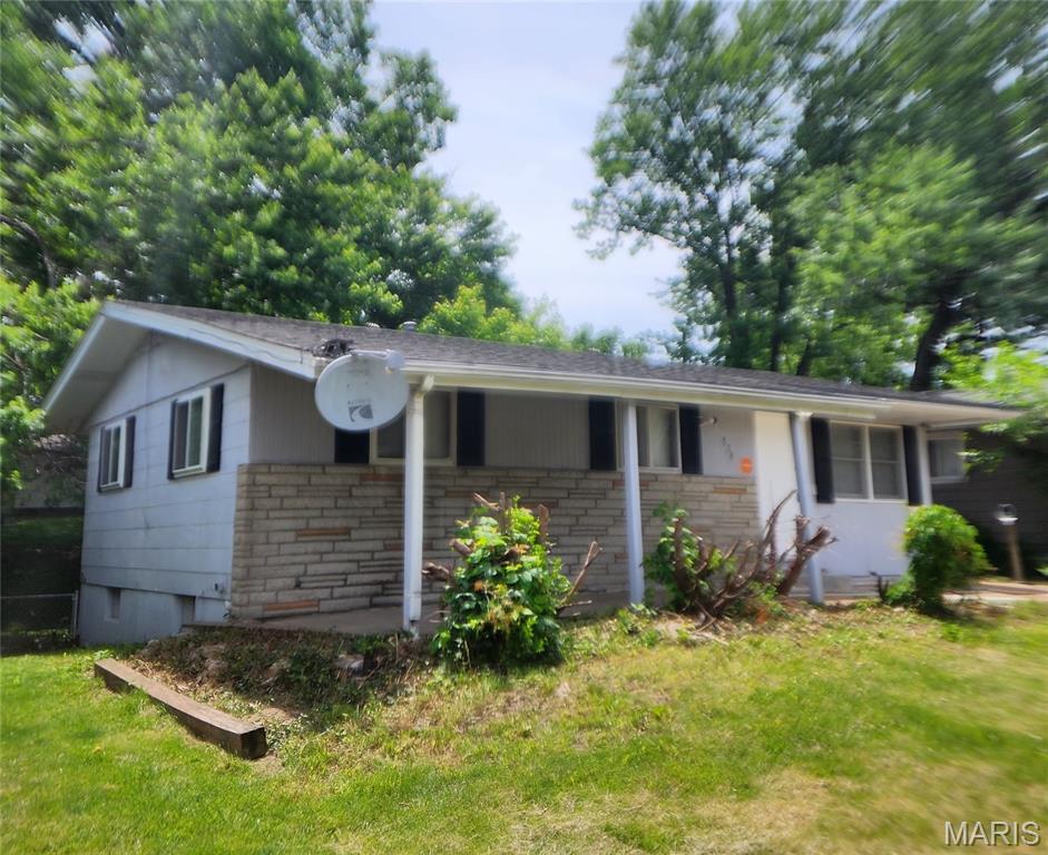 Rare opportunity to own a move-in ready 3-bedroom, 2-bath home with   finished basement space! Recent updates throughout include fresh paint, updated flooring, refreshed kitchen and baths, and a new dishwasher. The finished lower level provides additional living space and a second full bathroom/  Conveniently located and ready for immediate occupancy, this is an excellent opportunity for homeowners and investors alike. Schedule your showing today!