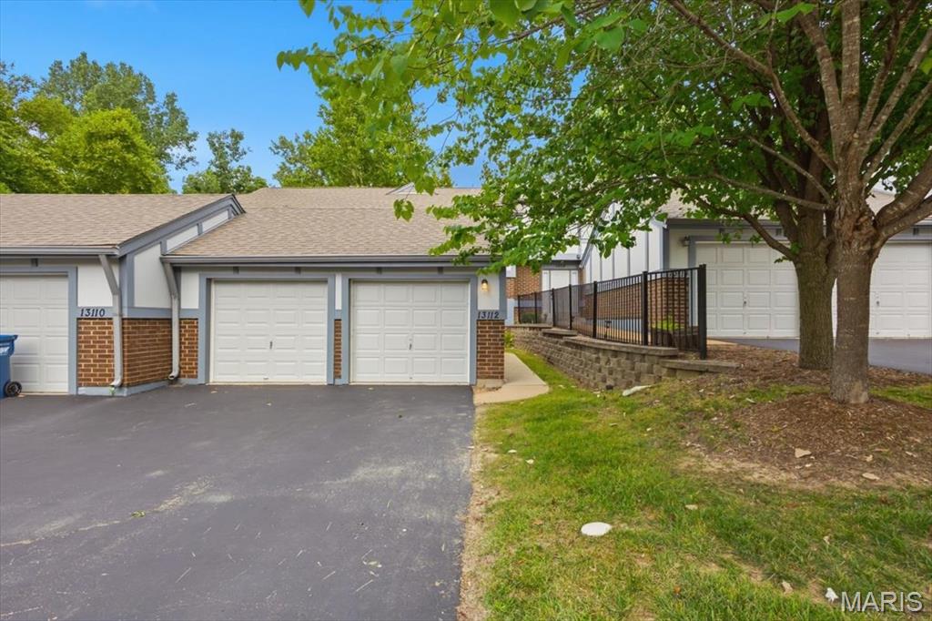 Royal Pines Condo Sixteenth - Residential
