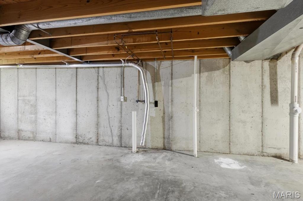 Royal Pines Condo Sixteenth - Residential