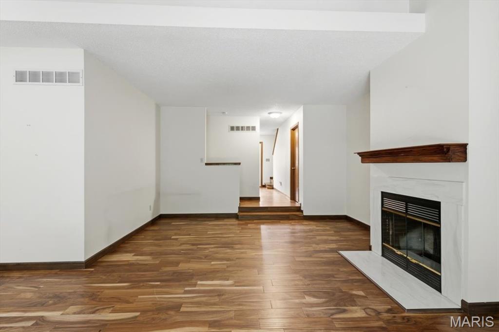 Royal Pines Condo Sixteenth - Residential