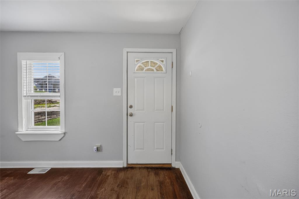 Warnes Jennie - Residential