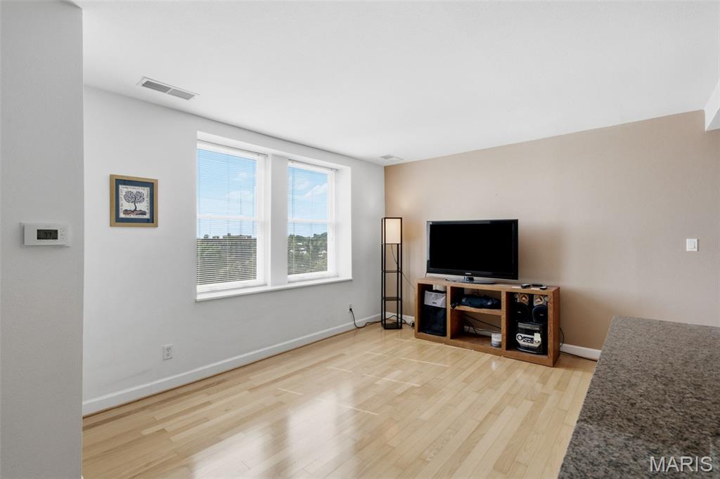 5330-5360 Pershing Condo - Residential