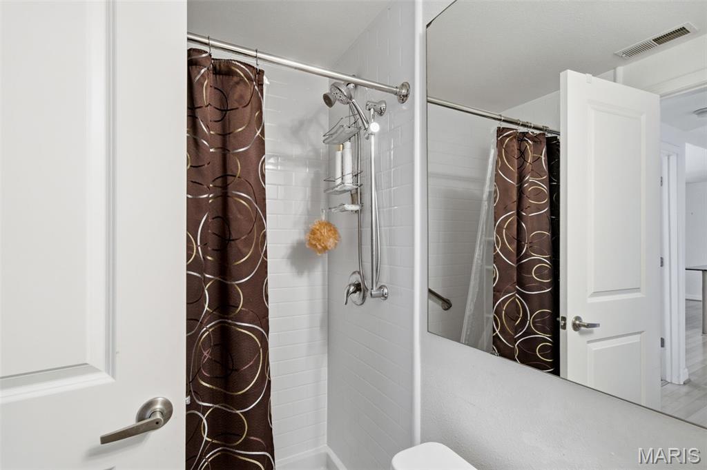 5330-5360 Pershing Condo - Residential