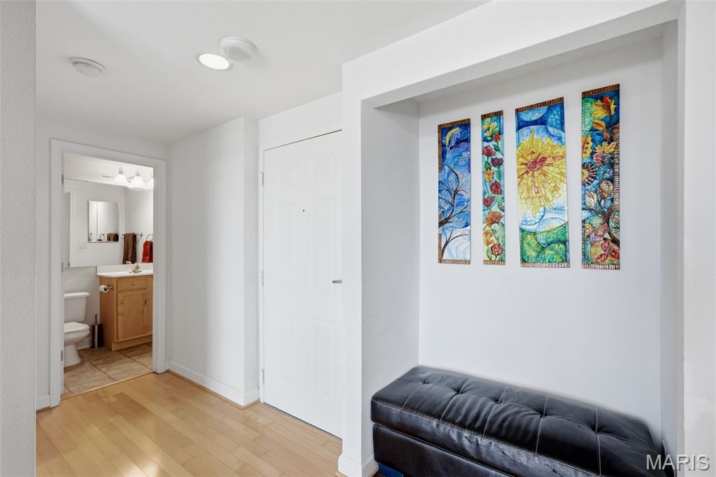 5330-5360 Pershing Condo - Residential