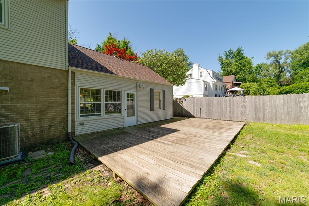 Royal Place - Residential