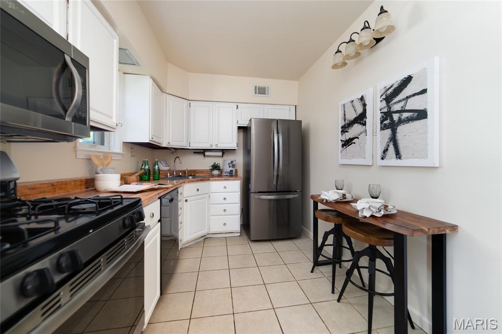 Royal Place - Residential