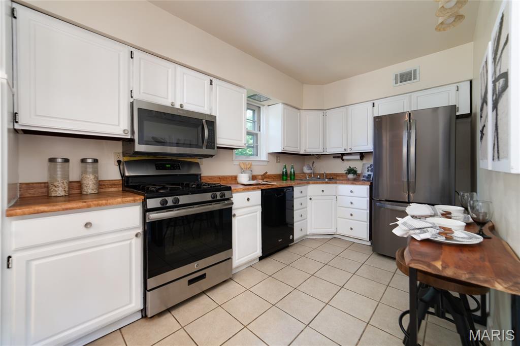 Royal Place - Residential
