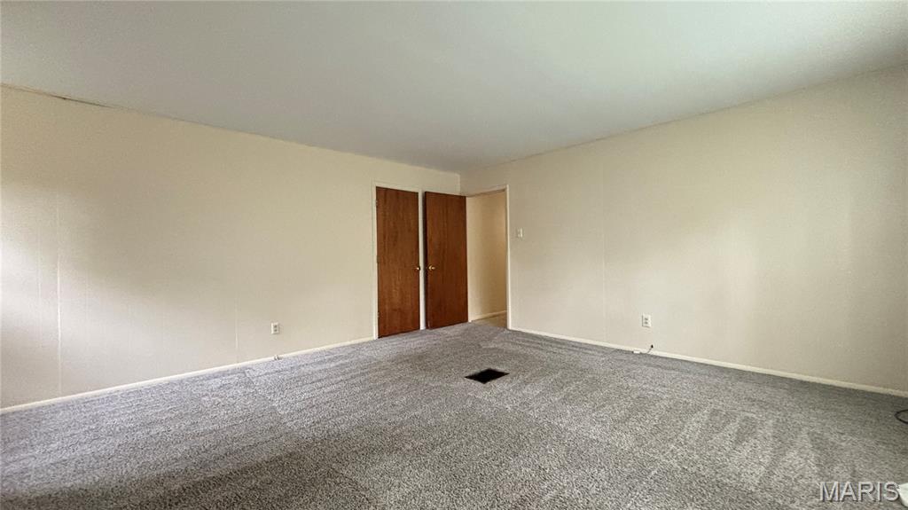 Royal Place - Residential