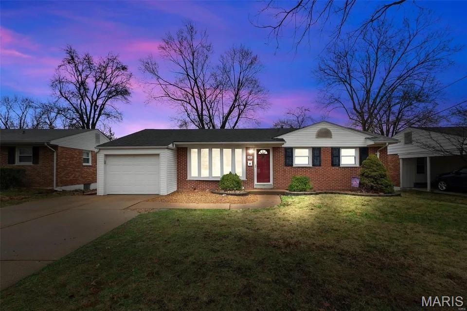 Welcome home to 265 W. Saint Anthony! This charming 3-bedroom, 2-bath home is located in the highly sought-after Ferguson-Florissant School District and offers the perfect blend of comfort and curb appeal. Features include a spacious one-car garage, large fenced backyard ideal for entertaining or pets, and beautiful exterior appeal that makes a lasting first impression. Don’t miss this move-in ready opportunity with plenty of space inside and out!