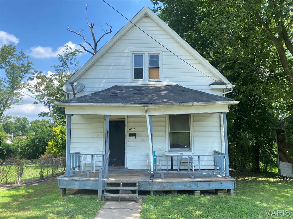 Check out this spacious 2 bed 1 bath home in Pine Lawn with tons of potential. This home would be great as a rental or for an owner occupant willing to put in some sweat equity. Don't miss out!