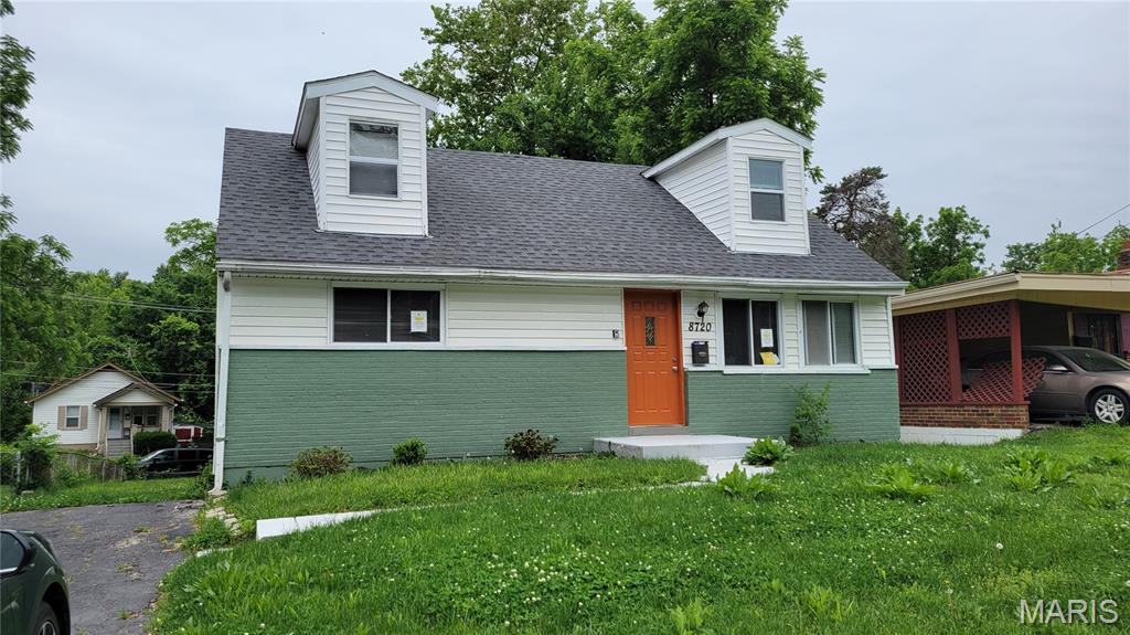 Tons of space in this Bel-Ridge 4 bedroom, 1.5 bathroom house! Main floor features updated flooring throughout, with a living room, eat-in kitchen, family room, 2 bedrooms, and a half bath. Upstairs features 2 additional bedrooms and the full bathroom. There is also a full basement, a nice back deck, a partially fenced yard.