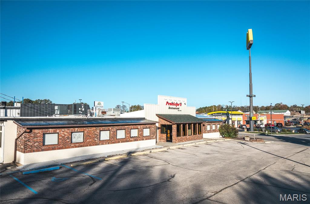 Located along Kingshighway, a high-traffic corridor lined with national food franchises, this commercial property is now available primarily as a ground lease on a NNN basis at $8,500/month. Ideally positioned just off I-44, the site offers outstanding visibility, convenient access, and strong commercial exposure.

The property consists of approximately 1.068 m/l acres with 130 feet of road frontage and 68 parking spaces, making it well suited for redevelopment or a new commercial concept.

An existing 5,297 m/l square foot building is currently located on the site and may be utilized by a qualified tenant at a lease rate of $7,250/month NNN.

With strong signage exposure, high traffic counts, and a proven restaurant location in a highly visible corridor, this property presents an excellent opportunity for restaurant, retail, or other commercial uses in a prime location.